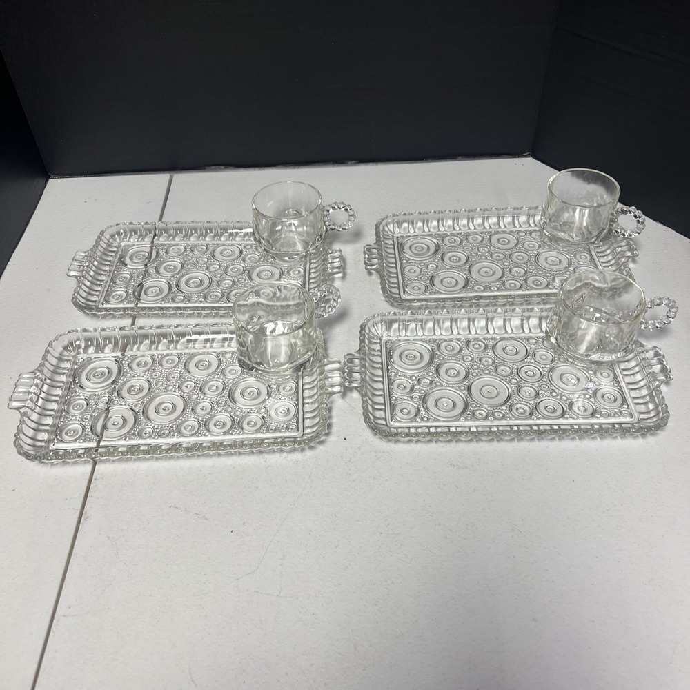 Vintage Set of a Hazel Atlas Clear Circle Bubbles Pattern Snack Tray + 4 glasses